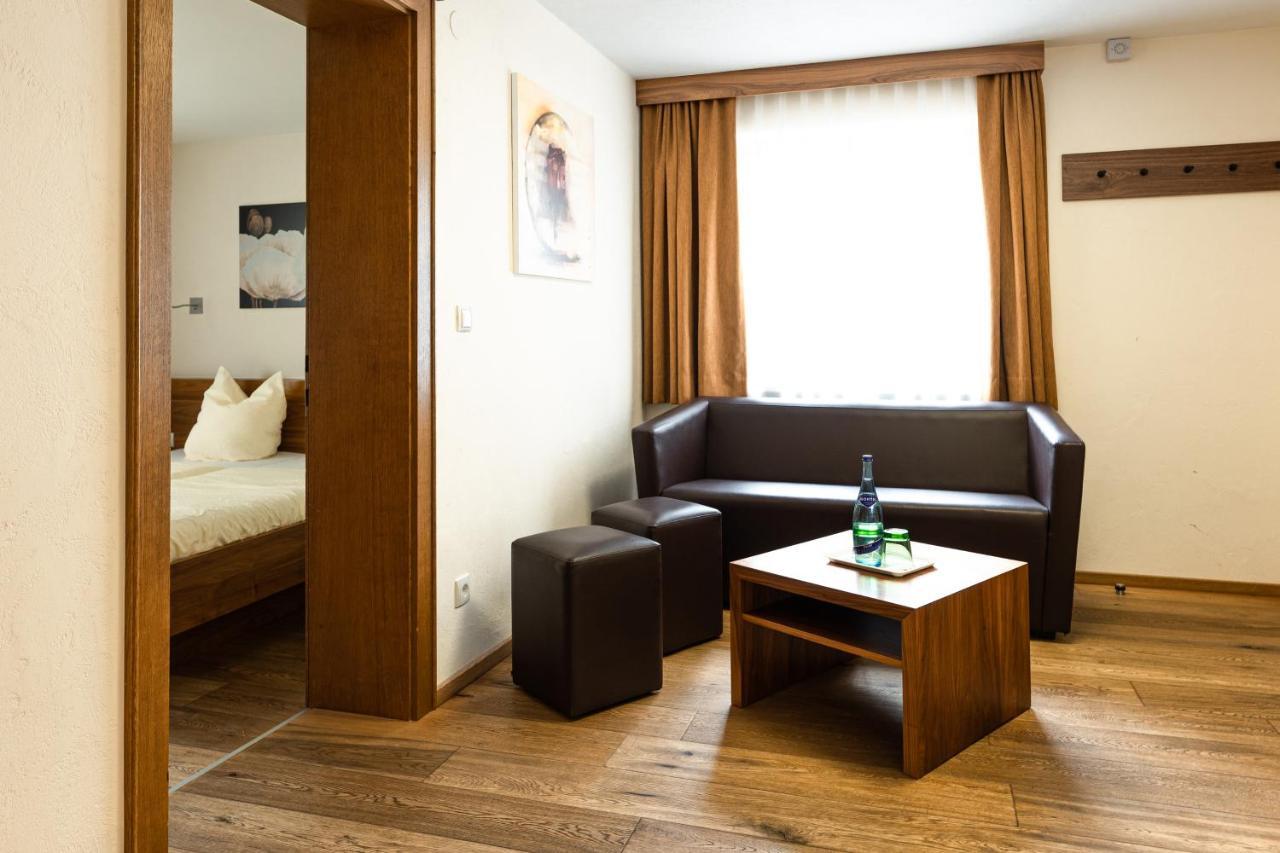Hotel Edelweiss เคาเนอร์ทาล ภายนอก รูปภาพ