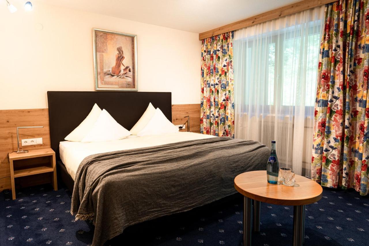Hotel Edelweiss เคาเนอร์ทาล ภายนอก รูปภาพ