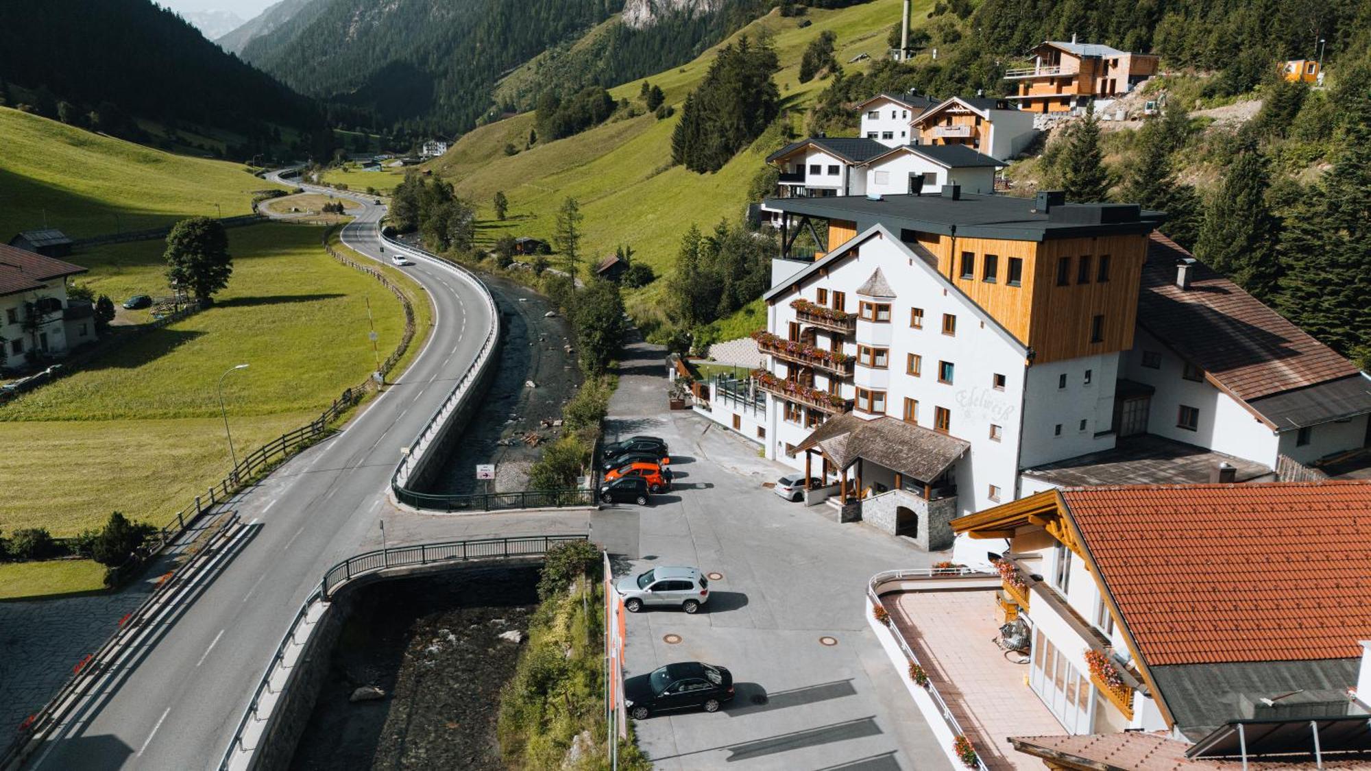 Hotel Edelweiss เคาเนอร์ทาล ภายนอก รูปภาพ