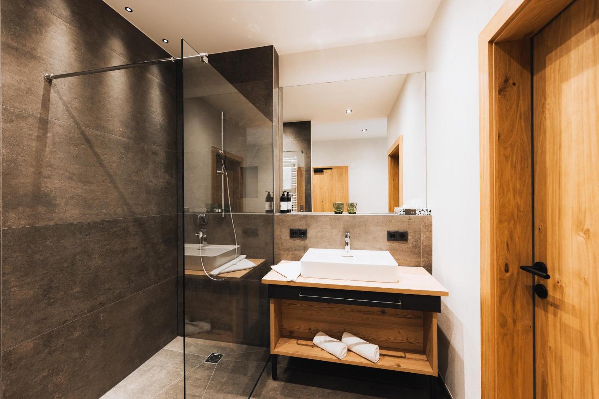 Hotel Edelweiss เคาเนอร์ทาล ภายนอก รูปภาพ