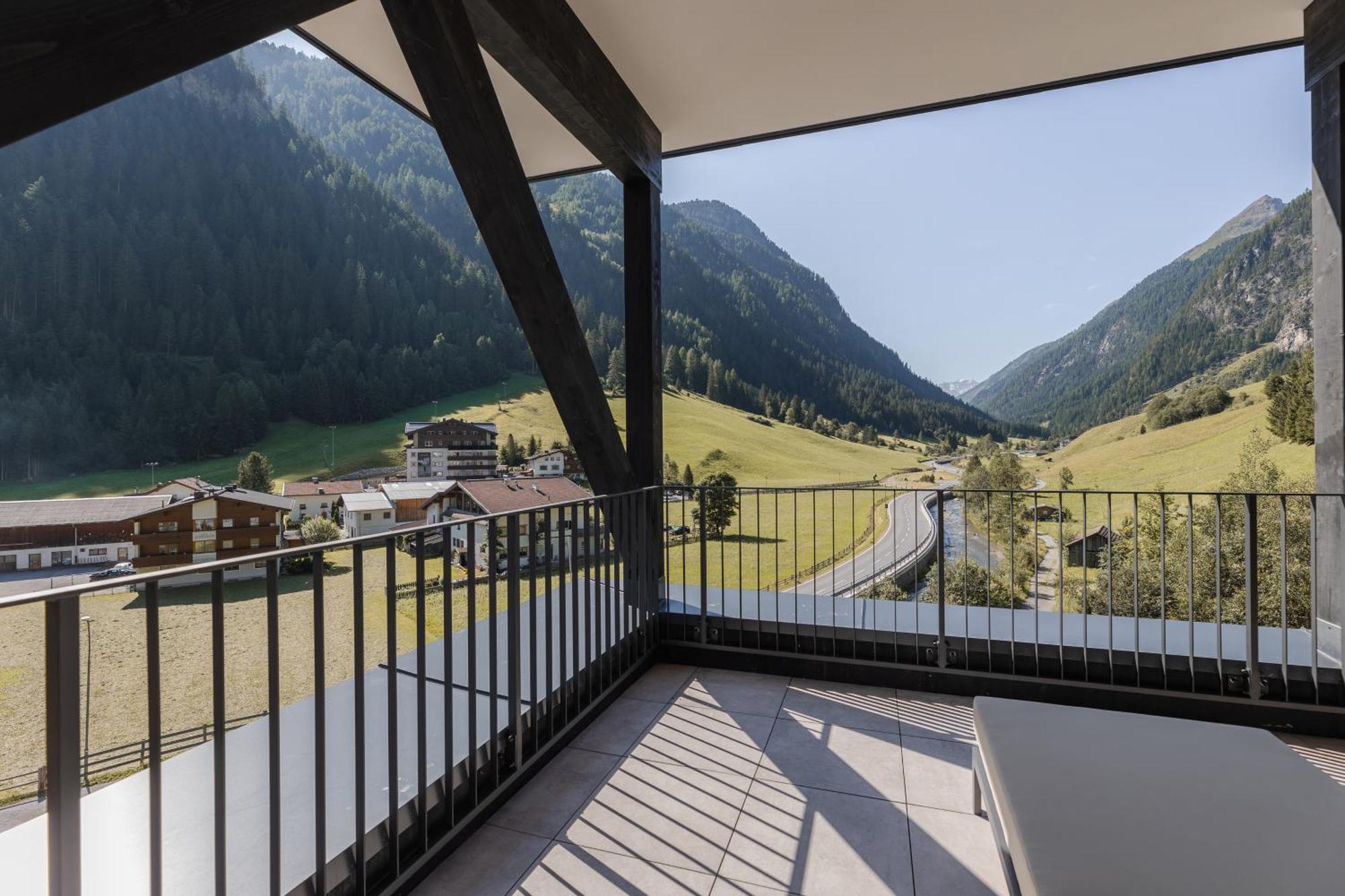 Hotel Edelweiss เคาเนอร์ทาล ภายนอก รูปภาพ