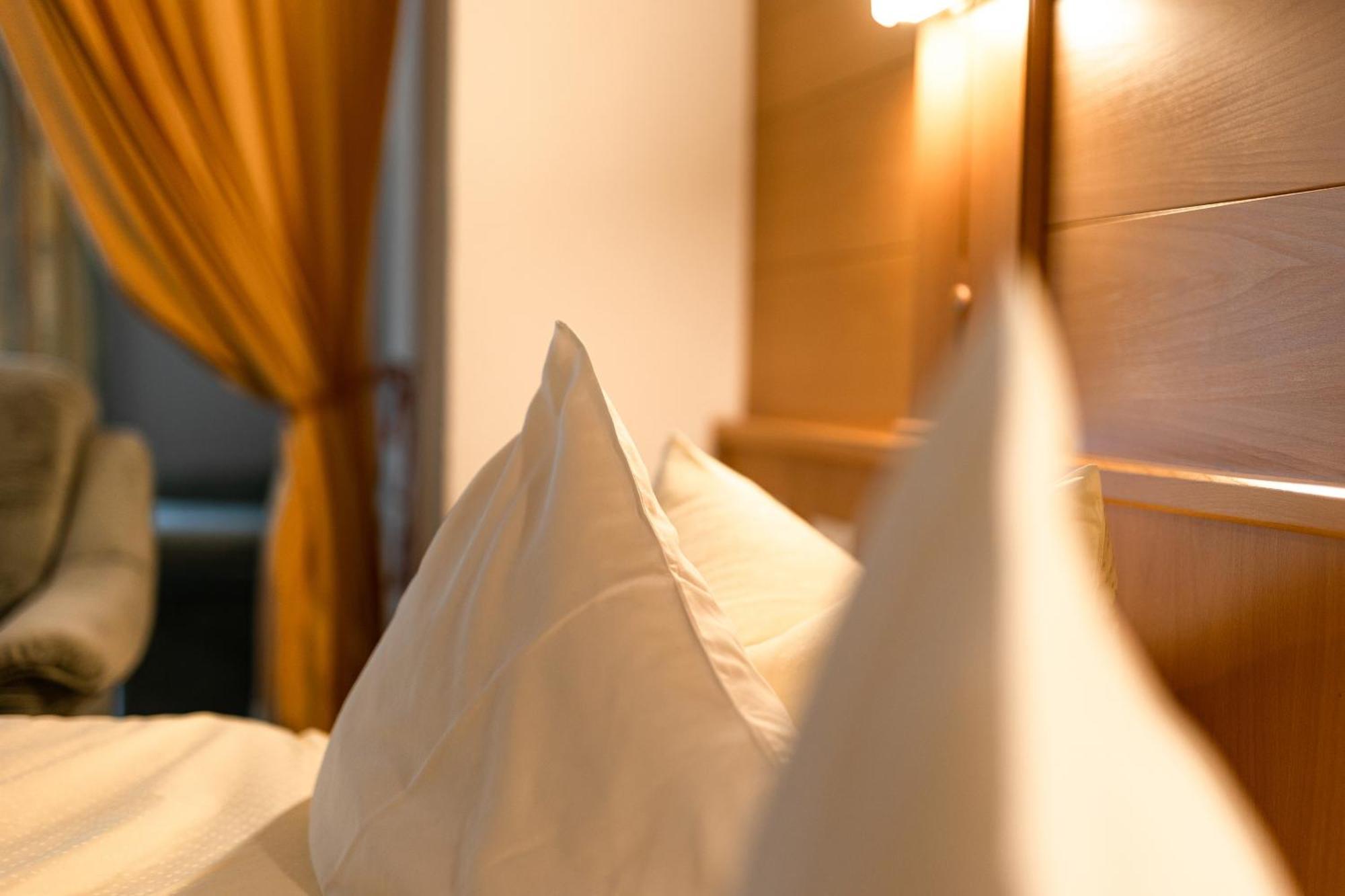 Hotel Edelweiss เคาเนอร์ทาล ภายนอก รูปภาพ