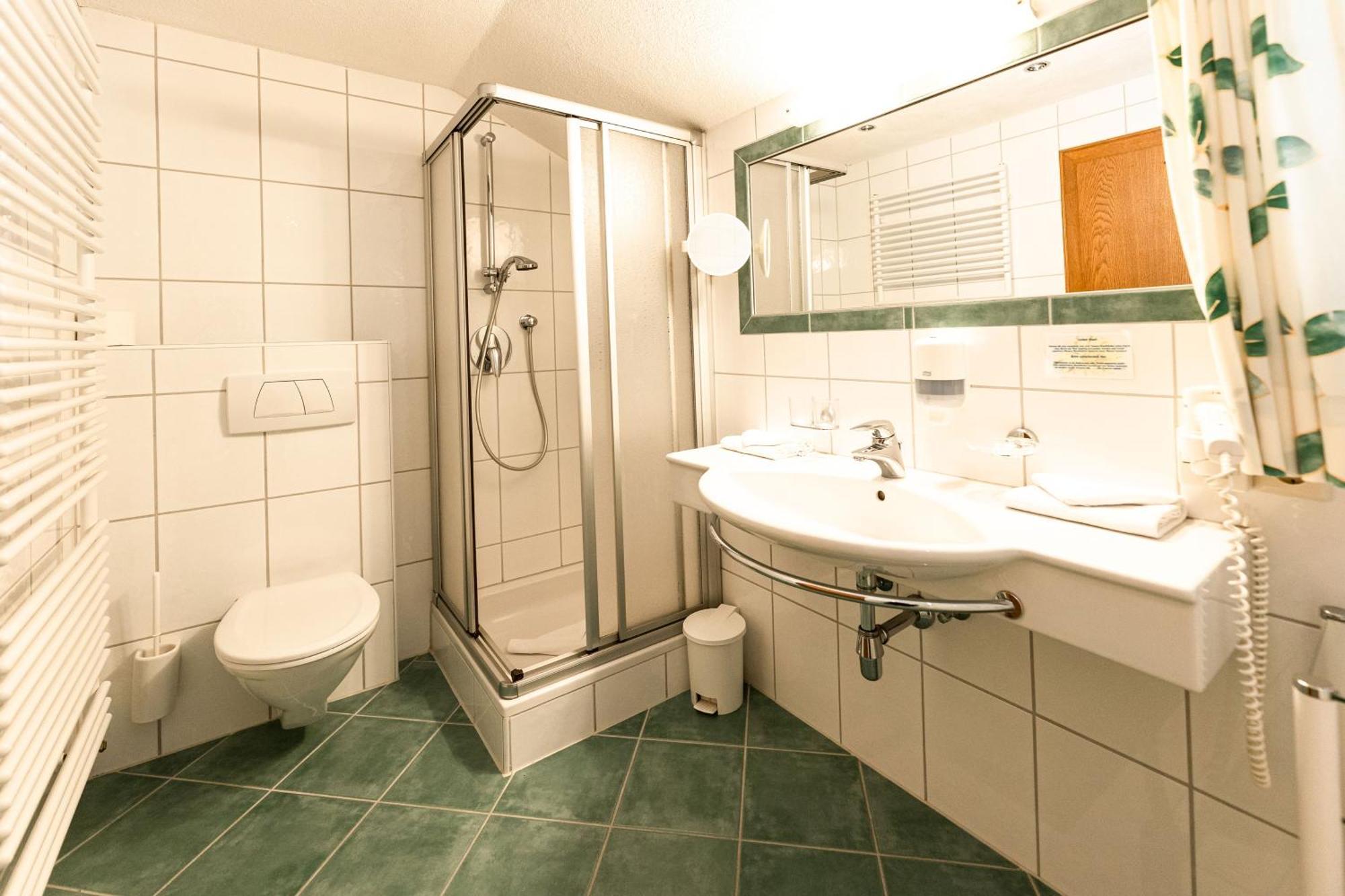 Hotel Edelweiss เคาเนอร์ทาล ภายนอก รูปภาพ