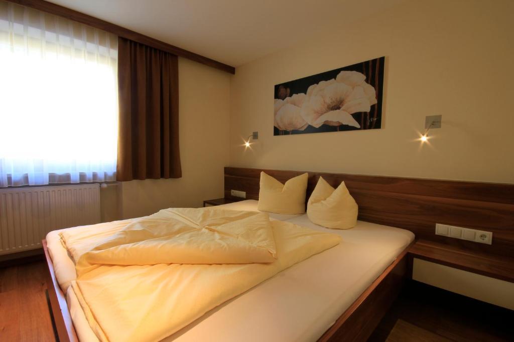 Hotel Edelweiss เคาเนอร์ทาล ภายนอก รูปภาพ